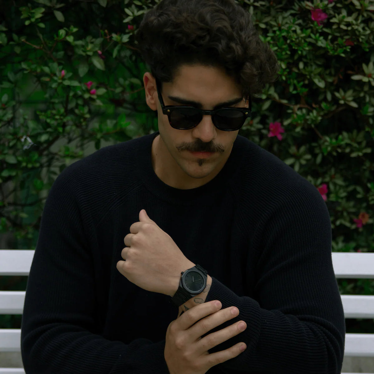 Montre élégante Nébula - design minimaliste et moderne