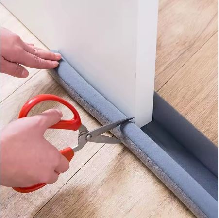 Bande d'étanchéité anti-insectes de bas de porte